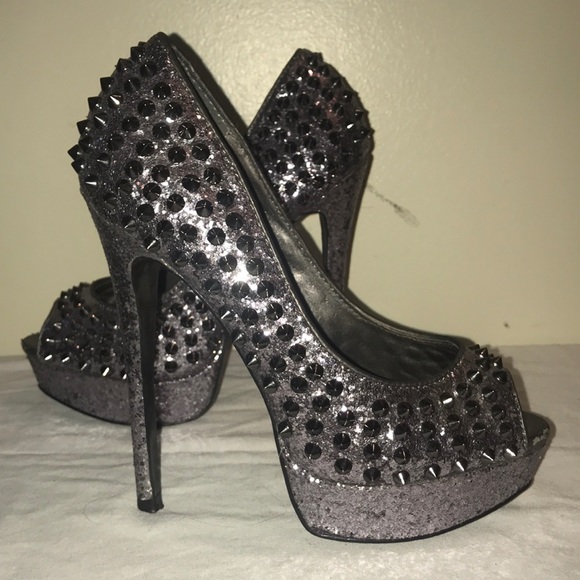 Steve Madden Shoes - Steve Madden Sz 6 “Awwsome” Platform Spiked Heels
